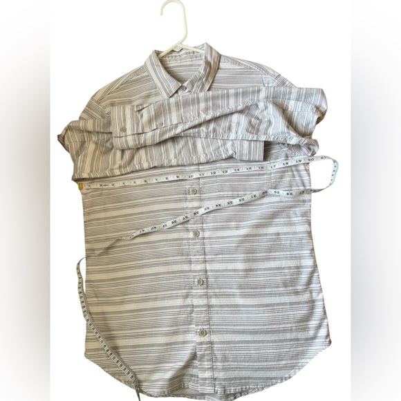 Lululemon Commission Long Sleeve Buttondown Qwick Oxford - Picture 14 of 14